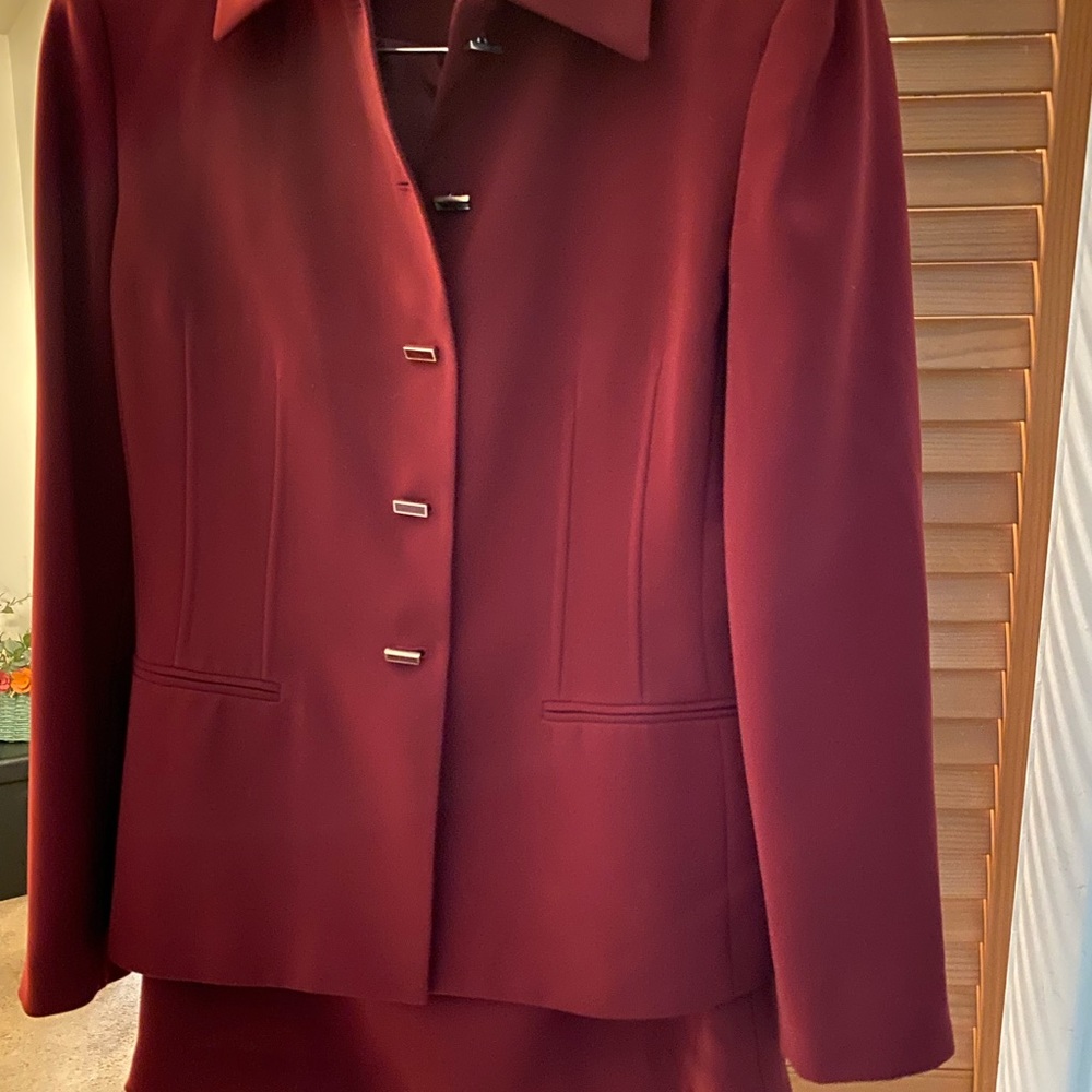 Kasper Suit